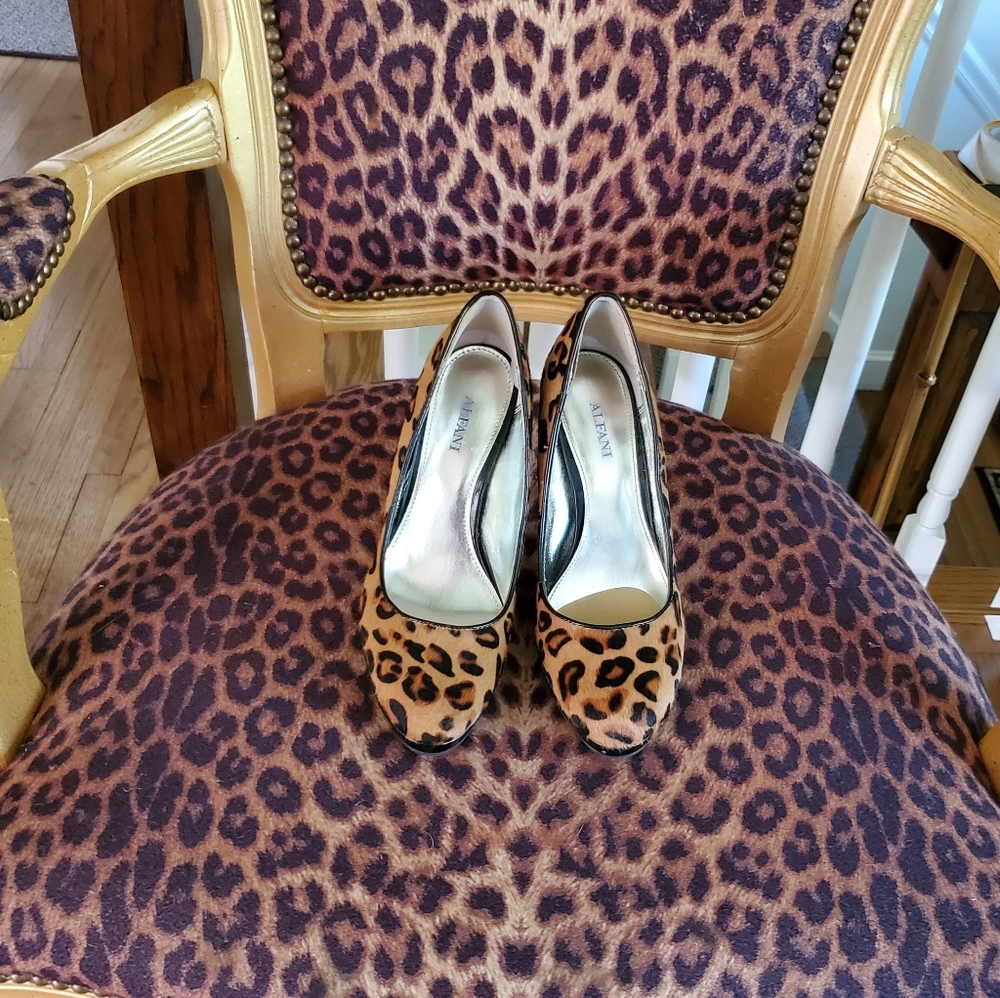 ALFANI Ponyhair leopard pumps 6 1/2, excellent condition, worn 3 times